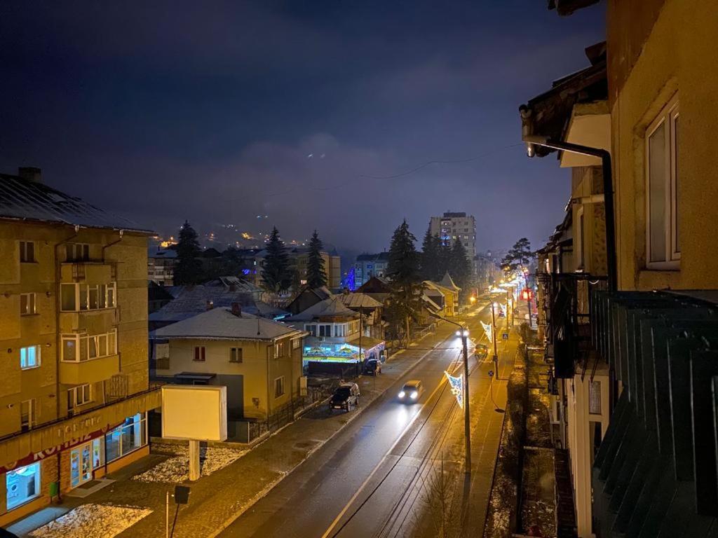 Bucovina View Apartment Campulung Moldovenesc Bagian luar foto