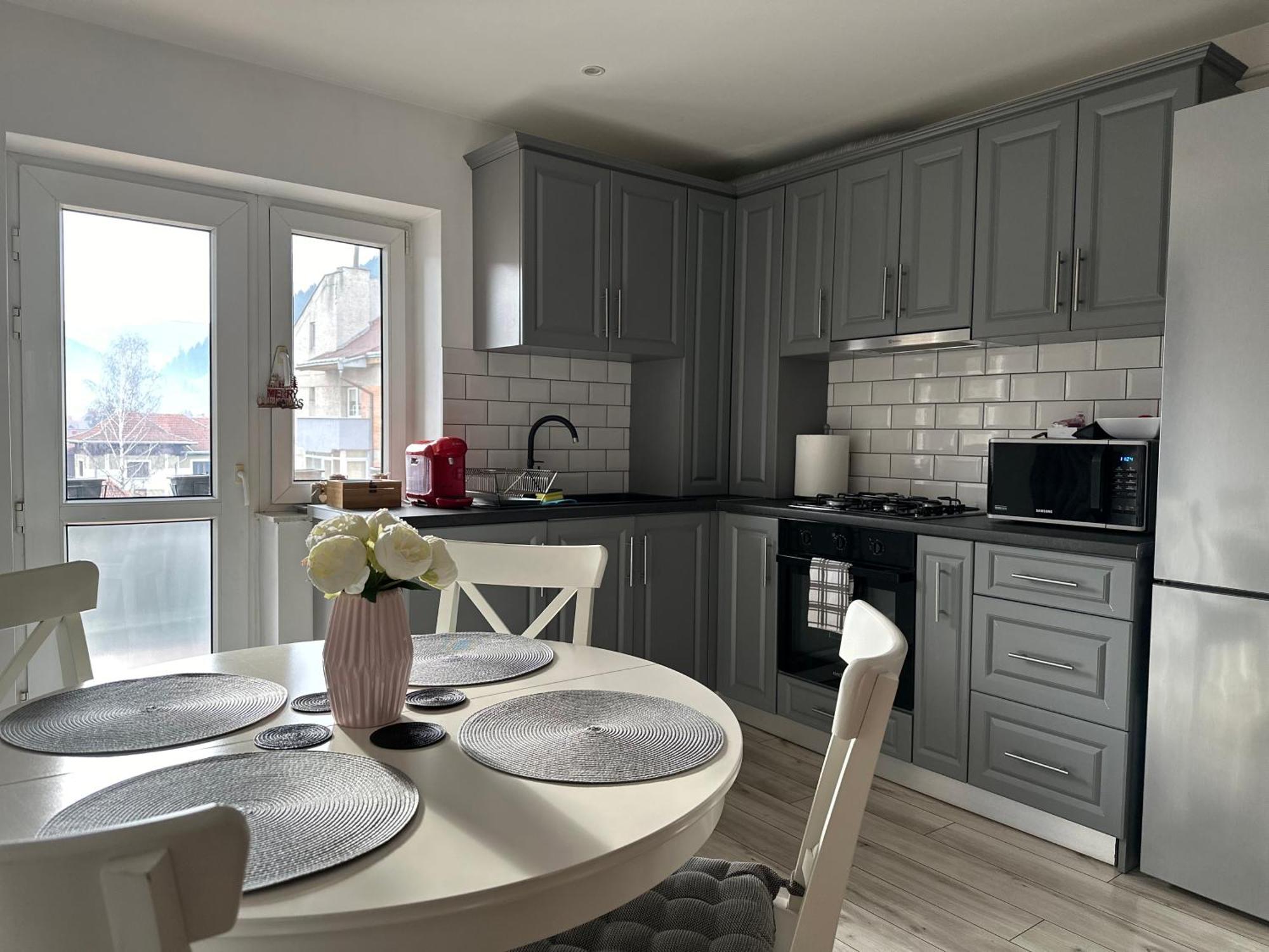 Bucovina View Apartment Campulung Moldovenesc Bagian luar foto